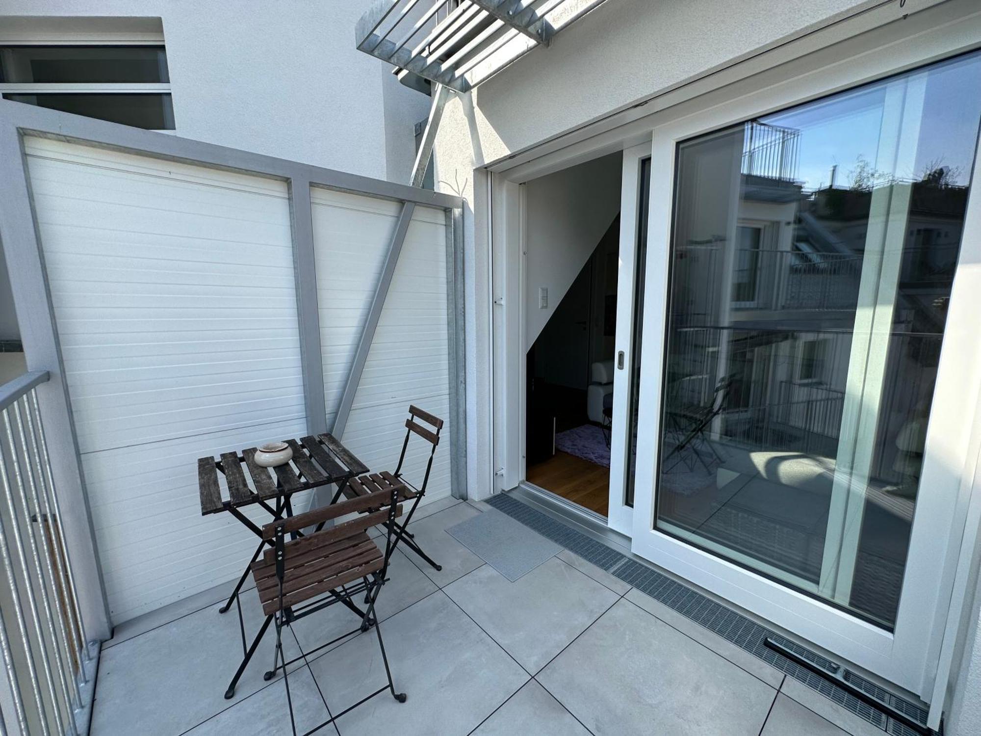 Feelhome-dachterrasse-4 Gaeste-wifi Apartment *