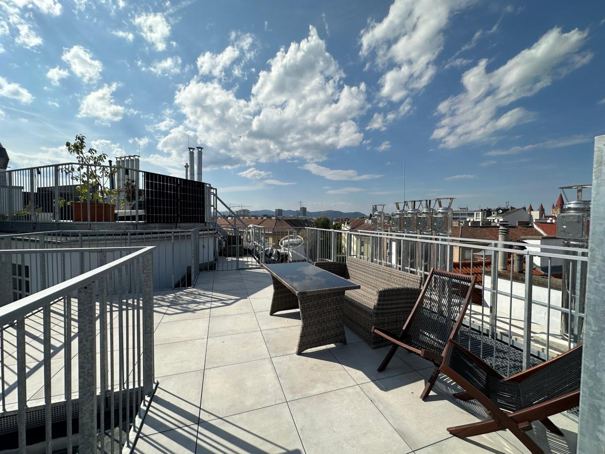 Feelhome-dachterrasse-4 Gaeste-wifi Apartment *